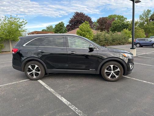 Ebony Black 2016 Kia Sorento EX