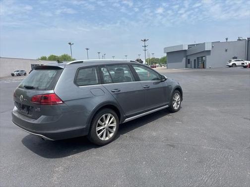 2017 Volkswagen Golf Alltrack TSI SE