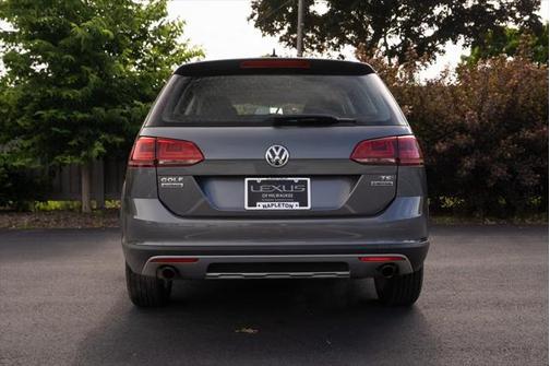 2017 Volkswagen Golf Alltrack TSI SE