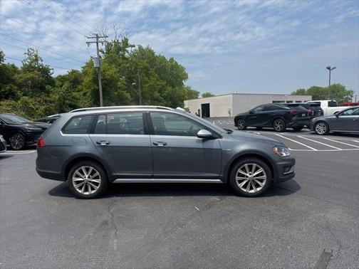 2017 Volkswagen Golf Alltrack TSI SE