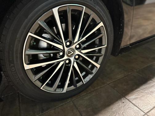 2024 Lexus ES 350 Base