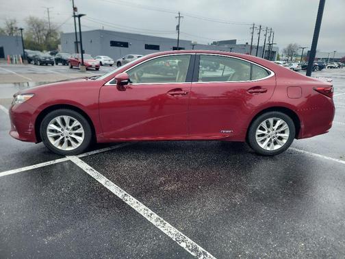 Red 2013 Lexus ES 300h Base