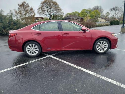 Red 2013 Lexus ES 300h Base