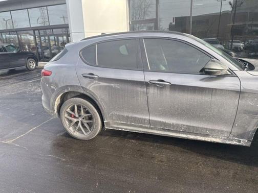 2020 Alfa Romeo Stelvio Base