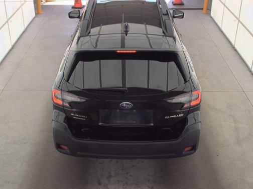 Crystal Black Silica 2024 Subaru Outback Premium