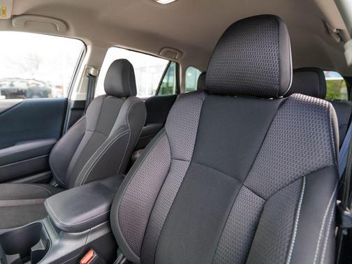 Crystal Black Silica 2024 Subaru Outback Premium
