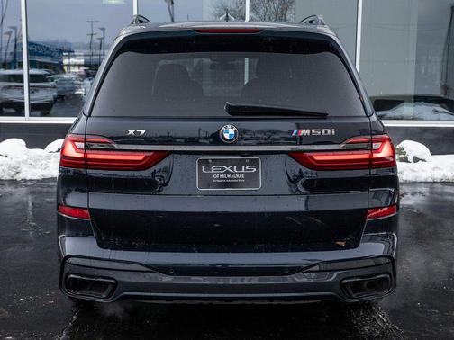 2022 BMW X7 M50i