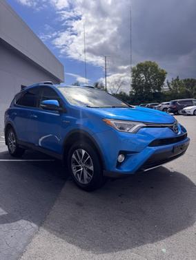 2018 Toyota RAV4 Hybrid XLE