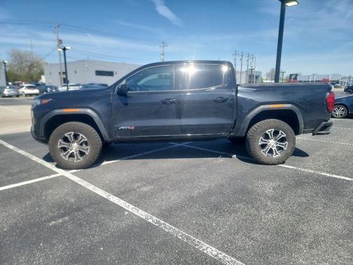 Onyx Black 2023 GMC Canyon AT4