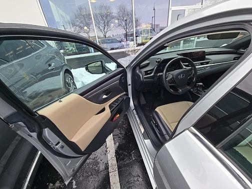 2020 Lexus ES 300h Base