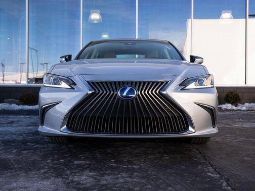 2020 Lexus ES 300h Base