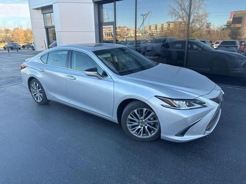 2020 Lexus ES 300h Base