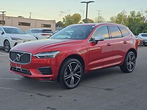 2019 Volvo XC60 Recharge Plug-In Hybrid T8 R-Design
