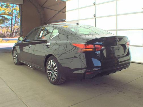 Super Black 2025 Nissan Altima 2.5 SV