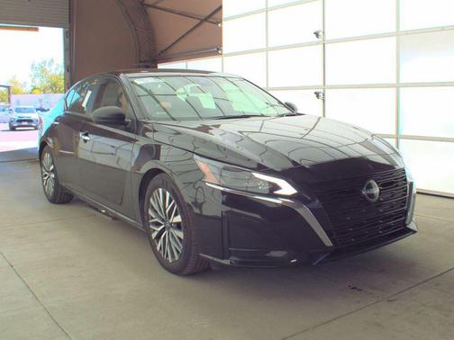 Super Black 2025 Nissan Altima 2.5 SV