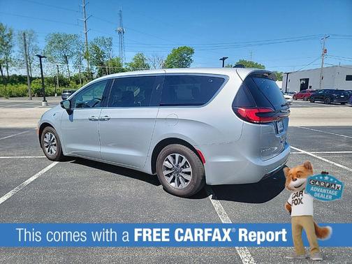Silver Mist Clearcoat 2024 Chrysler Pacifica Hybrid Select