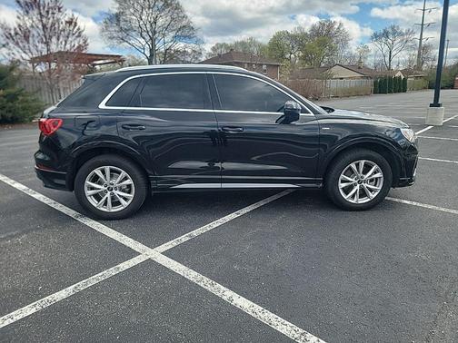 Mythos Black Metallic 2023 Audi Q3 Premium 45 TFSI S line quattro Tiptronic