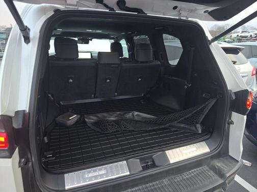 Eminent White Pearl 2024 Lexus LX 600 Luxury