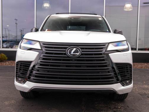 Eminent White Pearl 2024 Lexus LX 600 Luxury