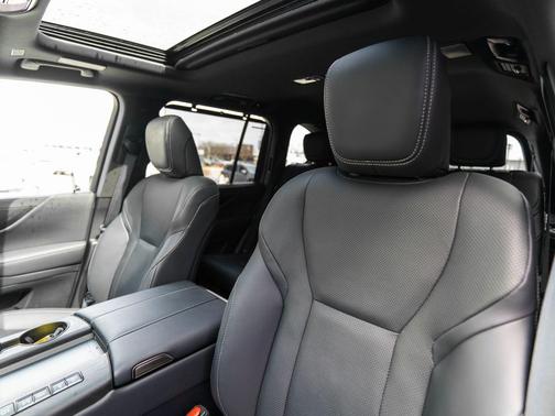 Eminent White Pearl 2024 Lexus LX 600 Luxury