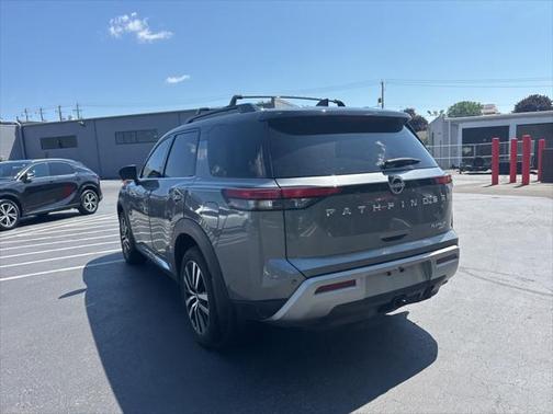 2023 Nissan Pathfinder Platinum 4WD