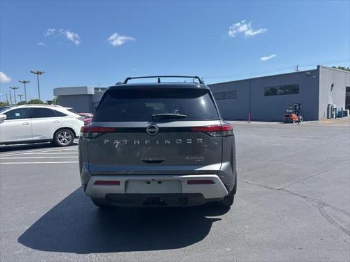 2023 Nissan Pathfinder Platinum 4WD