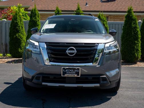 2023 Nissan Pathfinder Platinum 4WD