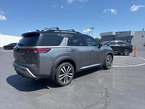 2023 Nissan Pathfinder Platinum 4WD