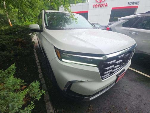 Platinum White Pearl 2025 Honda Pilot Touring 8-Passenger
