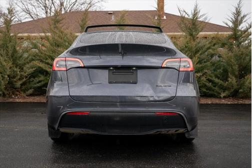 2022 Tesla Model Y Long Range Dual Motor All-Wheel Drive
