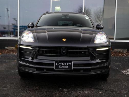 2022 Porsche Macan Base