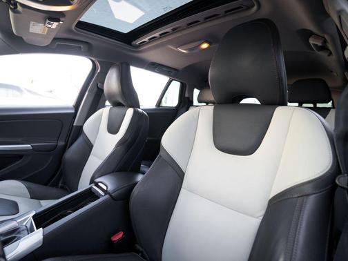 2018 Volvo V60 Cross Country T5