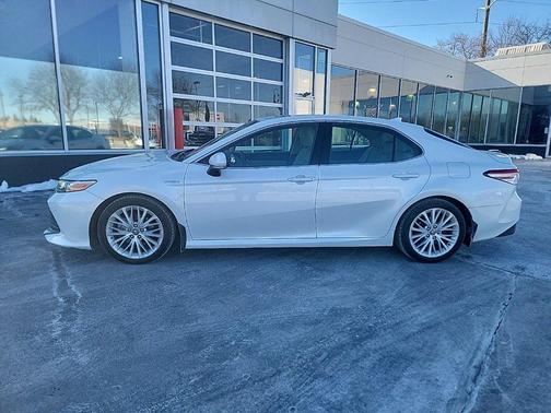 2018 Toyota Camry Hybrid XLE