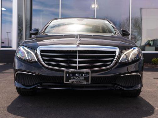 Obsidian Black Metallic 2019 Mercedes-Benz E-Class 4MATIC