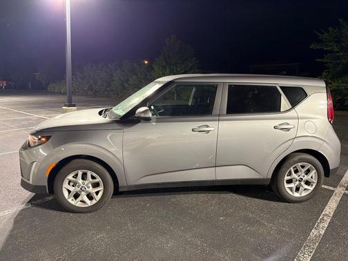 Gray 2025 Kia Soul LX