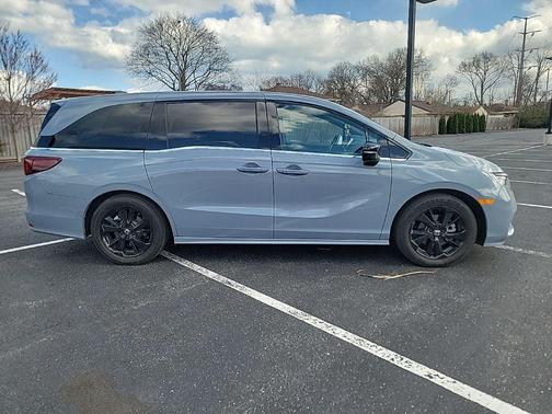 Sonic Gray Pearl 2024 Honda Odyssey Sport