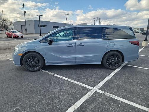 Sonic Gray Pearl 2024 Honda Odyssey Sport