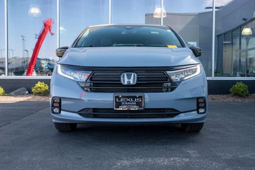 Sonic Gray Pearl 2024 Honda Odyssey Sport