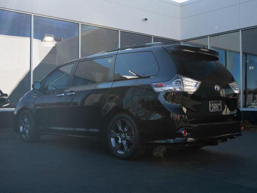 2016 Toyota Sienna SE