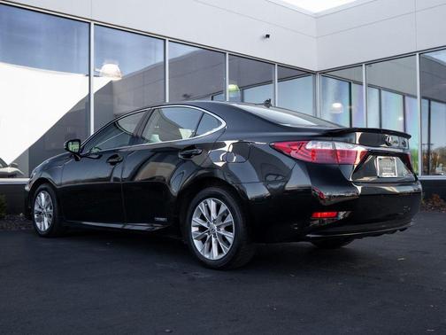 2013 Lexus ES 300h Base