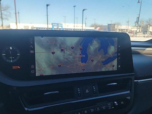 2022 Lexus ES 300h F SPORT