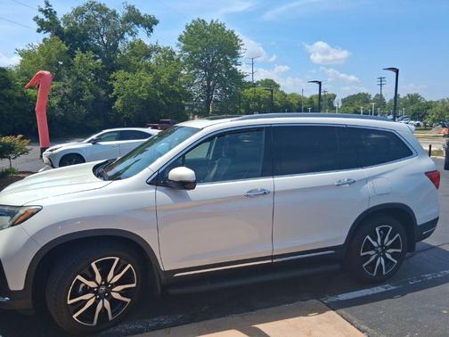 White 2020 Honda Pilot AWD Elite