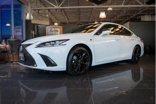 2025 Lexus ES 300h Base