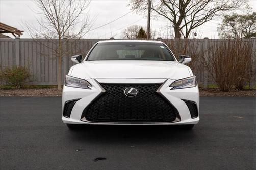 2025 Lexus ES 300h Base