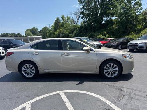 2013 Lexus ES 300h Base
