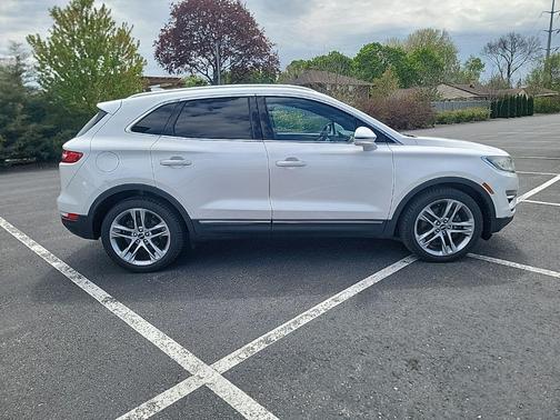 White Platinum Metallic Tri-Coat 2015 Lincoln MKC Base