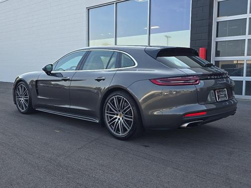 2018 Porsche Panamera 4