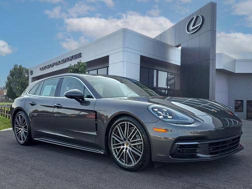2018 Porsche Panamera 4