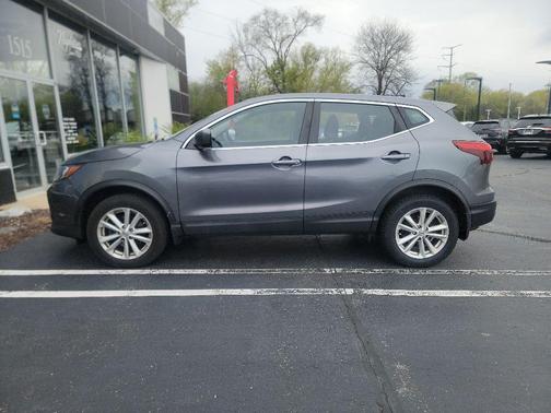 Gun Metallic 2018 Nissan Rogue Sport S