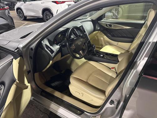 2015 INFINITI Q50 Premium